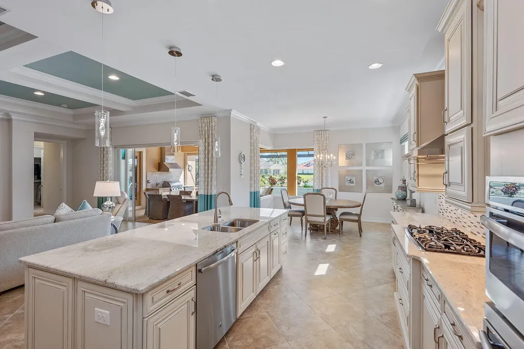 9479 Lagomar Court Naples FL 34114