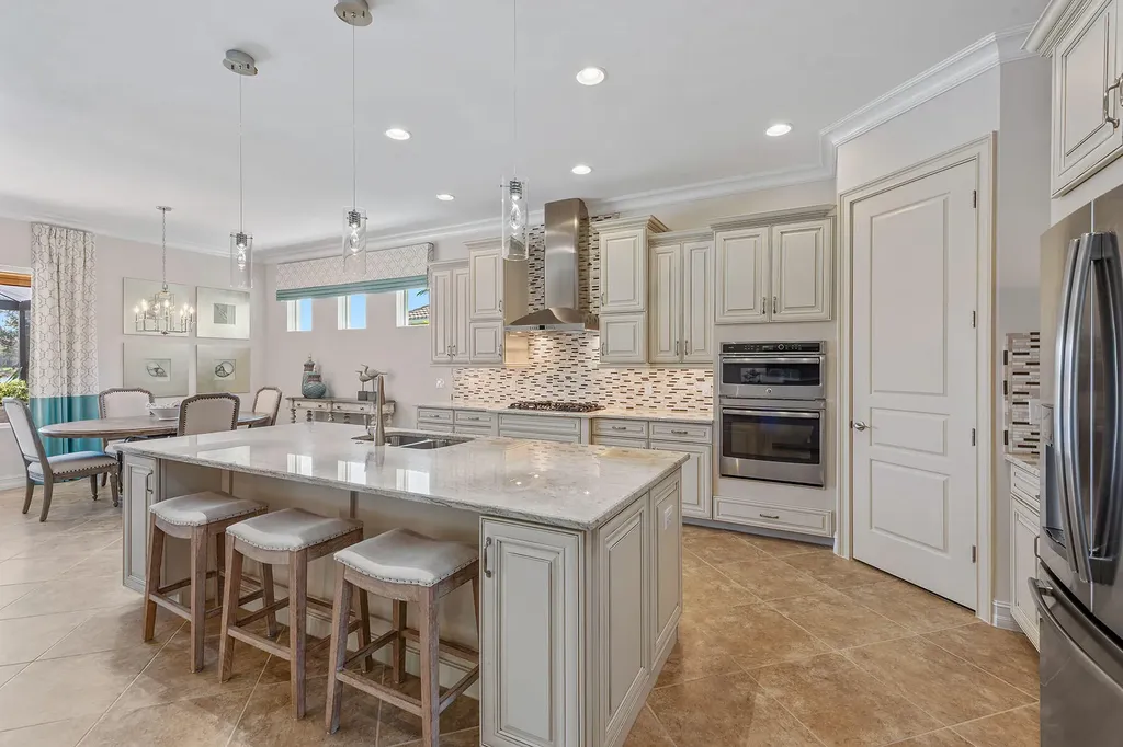 9479 Lagomar Court Naples FL 34114