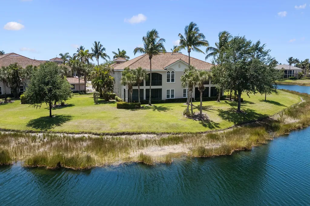 3160 Serena Lane Naples FL 34114