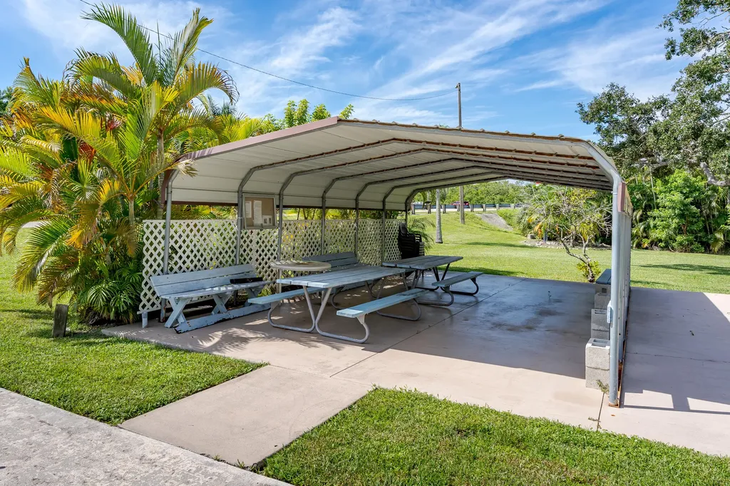 216 Rookery Road Naples FL 34114