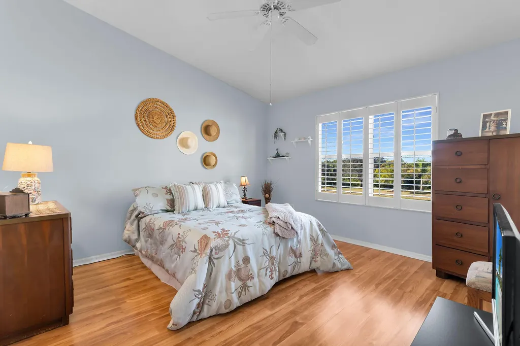 338 Newport Drive Naples FL 34114