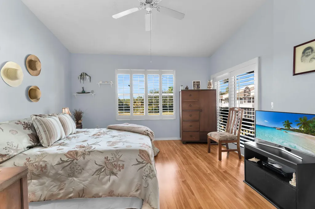 338 Newport Drive Naples FL 34114