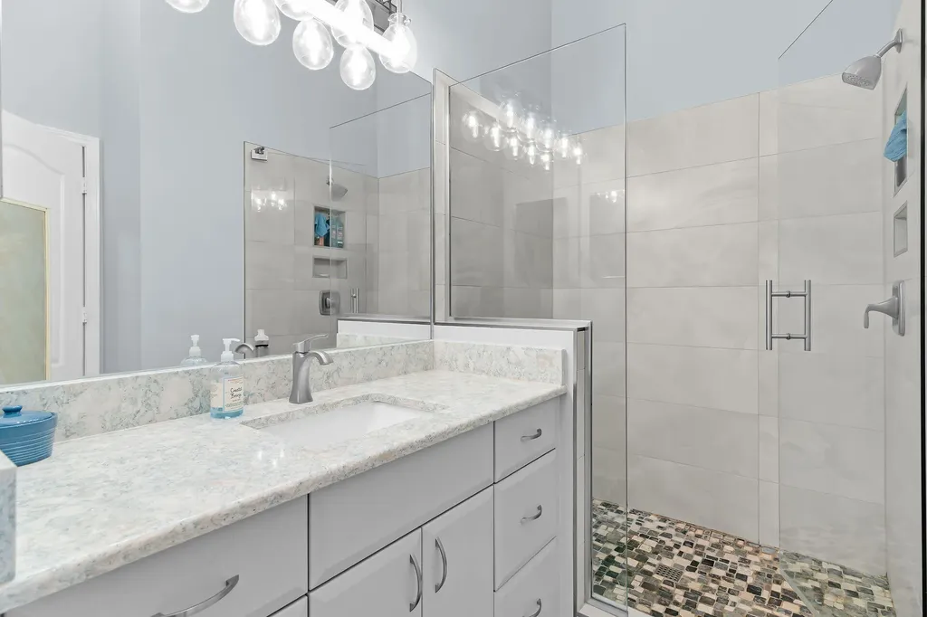 338 Newport Drive Naples FL 34114