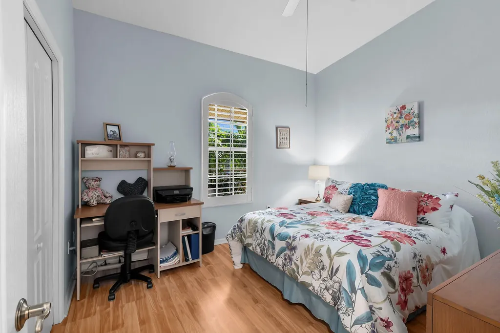 338 Newport Drive Naples FL 34114