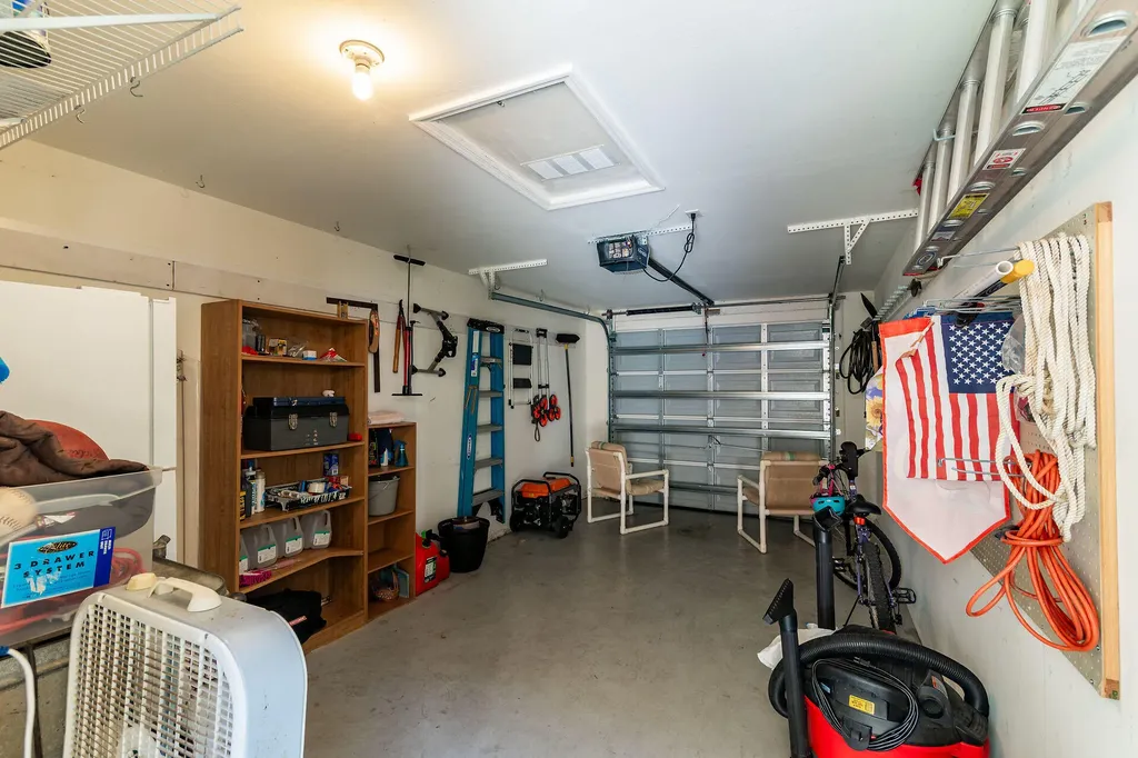 338 Newport Drive Naples FL 34114