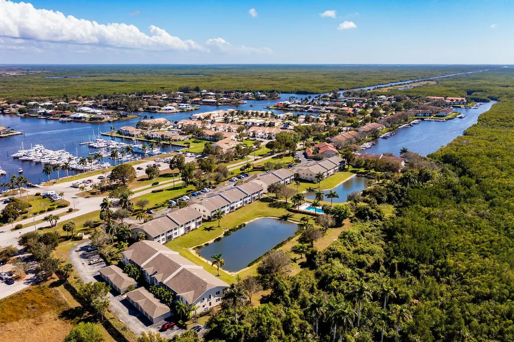 338 Newport Drive Naples FL 34114