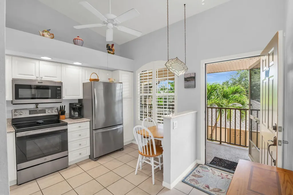 338 Newport Drive Naples FL 34114