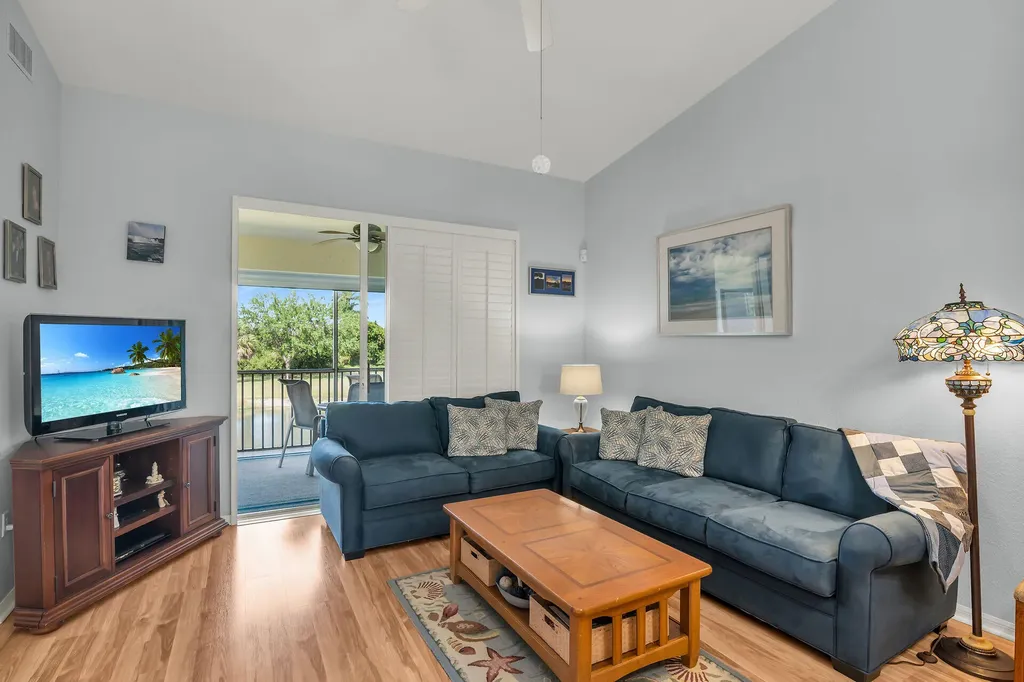 338 Newport Drive Naples FL 34114