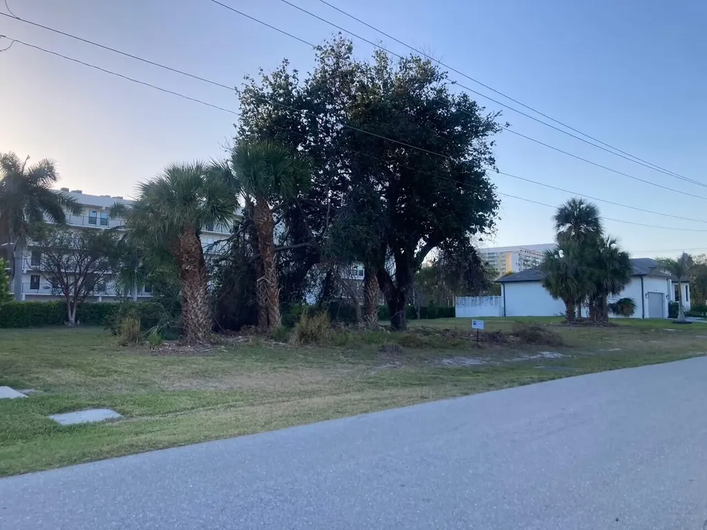 748 Seagrape Drive Marco Island FL 34145