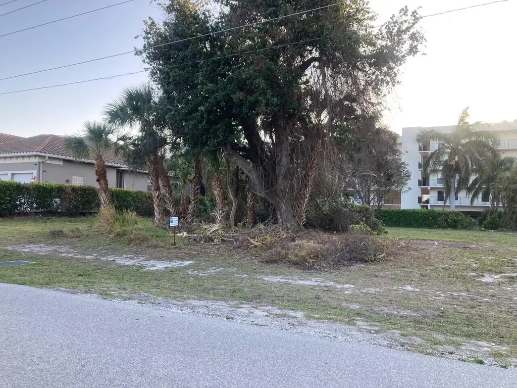 748 Seagrape Drive Marco Island FL 34145