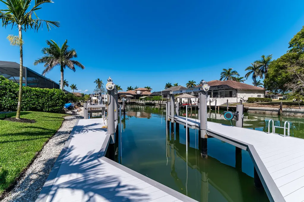 1886 Honduras Avenue Marco Island FL 34145