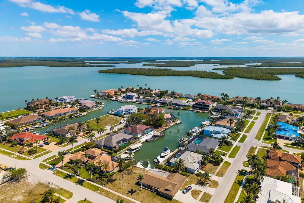 1886 Honduras Avenue Marco Island FL 34145