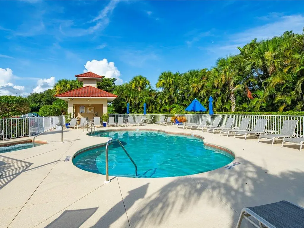 2805 Cypress Trace Circle Naples FL 34119