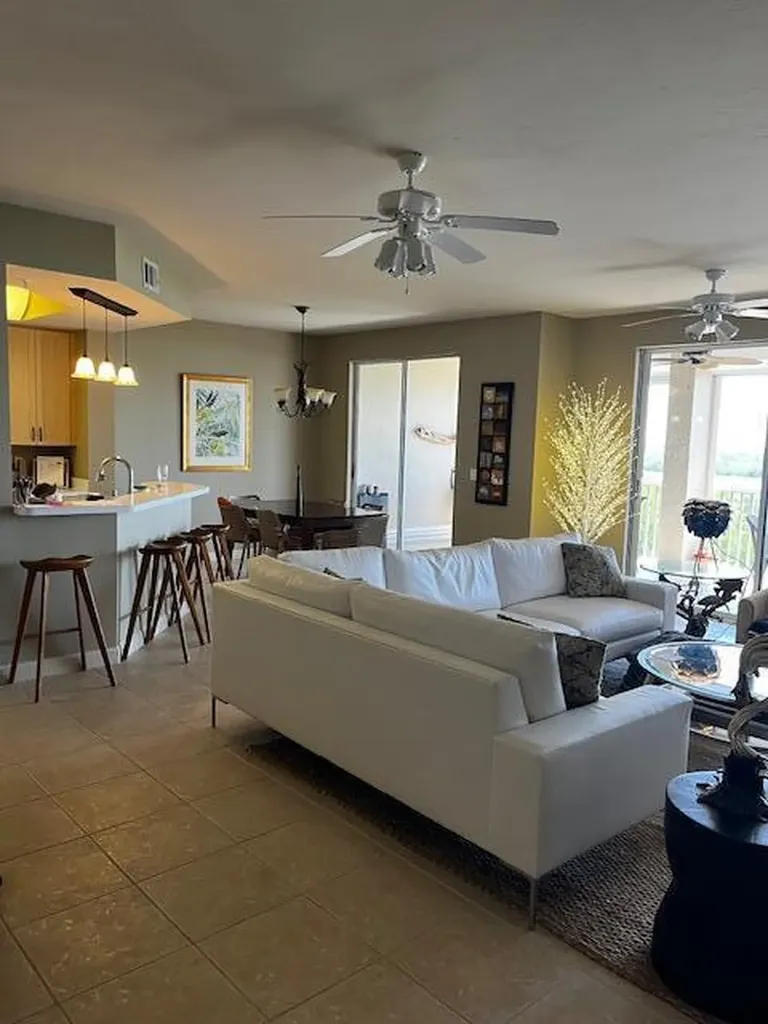 201 Vintage Bay Marco Island FL 34145