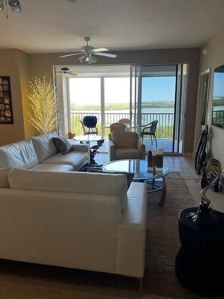 201 Vintage Bay Marco Island FL 34145