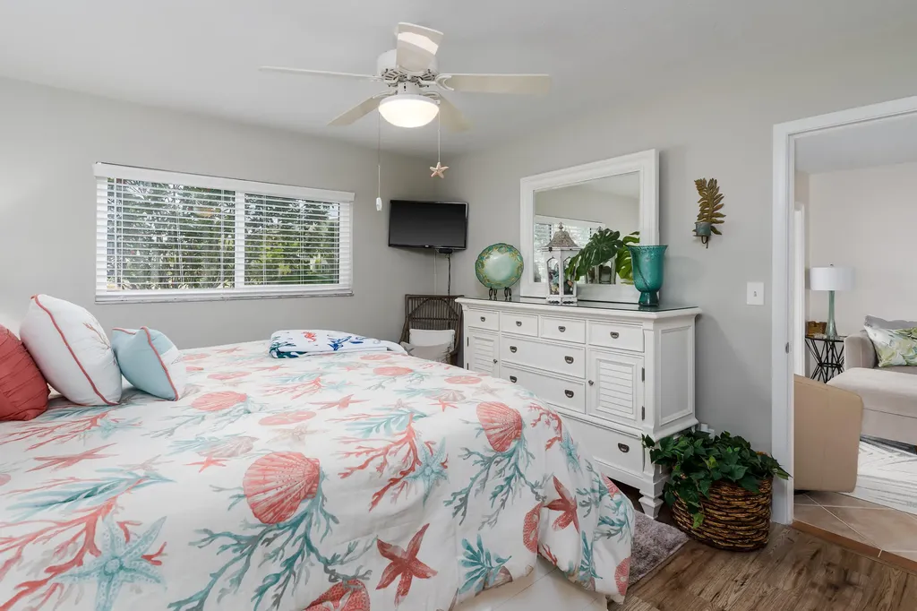 1014 Manatee Naples FL 34114