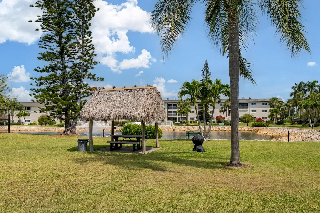 1014 Manatee Naples FL 34114