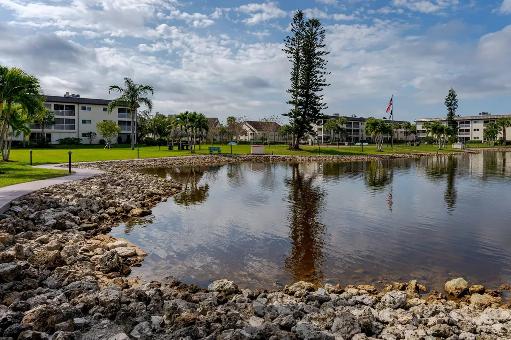 1014 Manatee Naples FL 34114