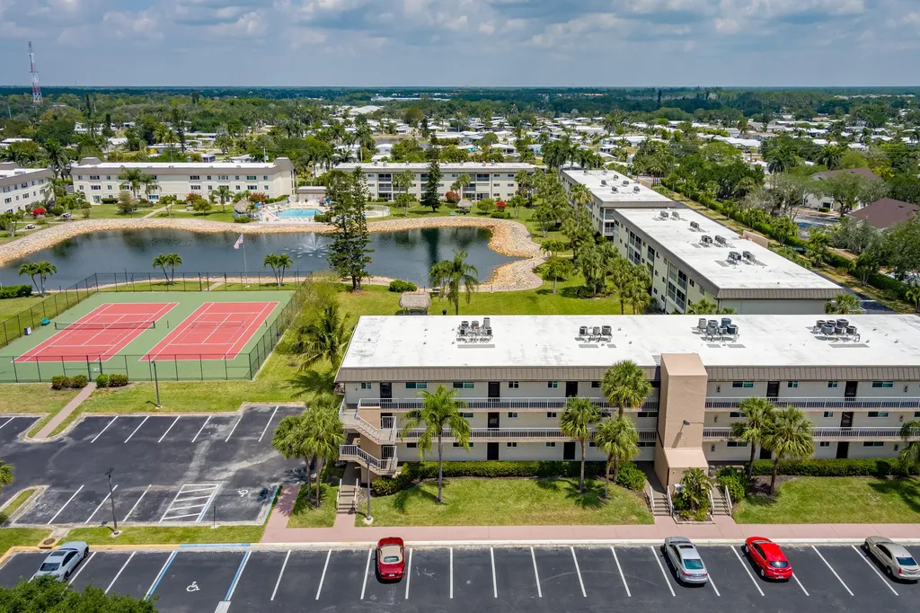 1014 Manatee Naples FL 34114