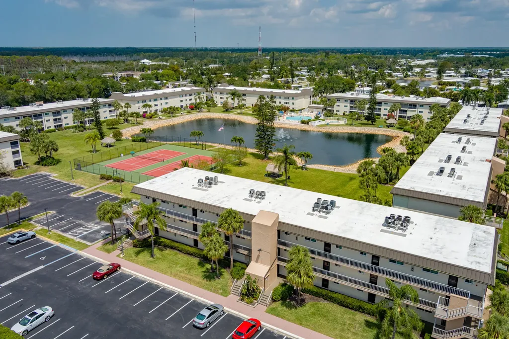 1014 Manatee Naples FL 34114