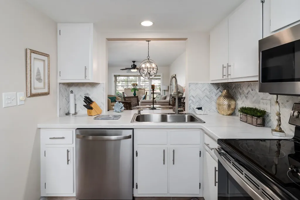 1014 Manatee Naples FL 34114