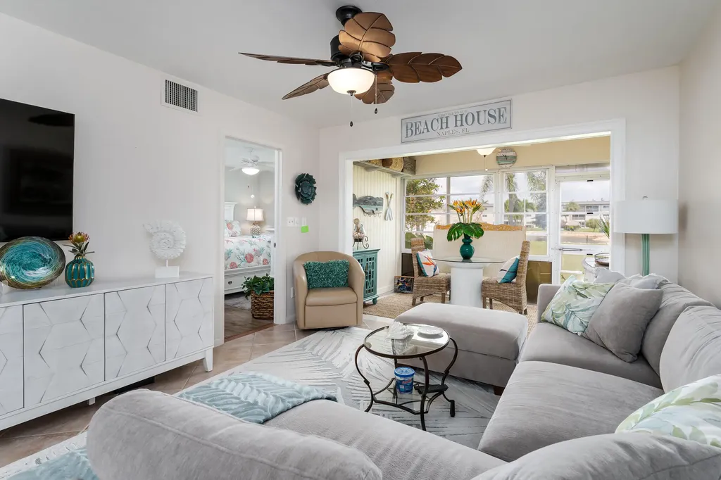 1014 Manatee Naples FL 34114