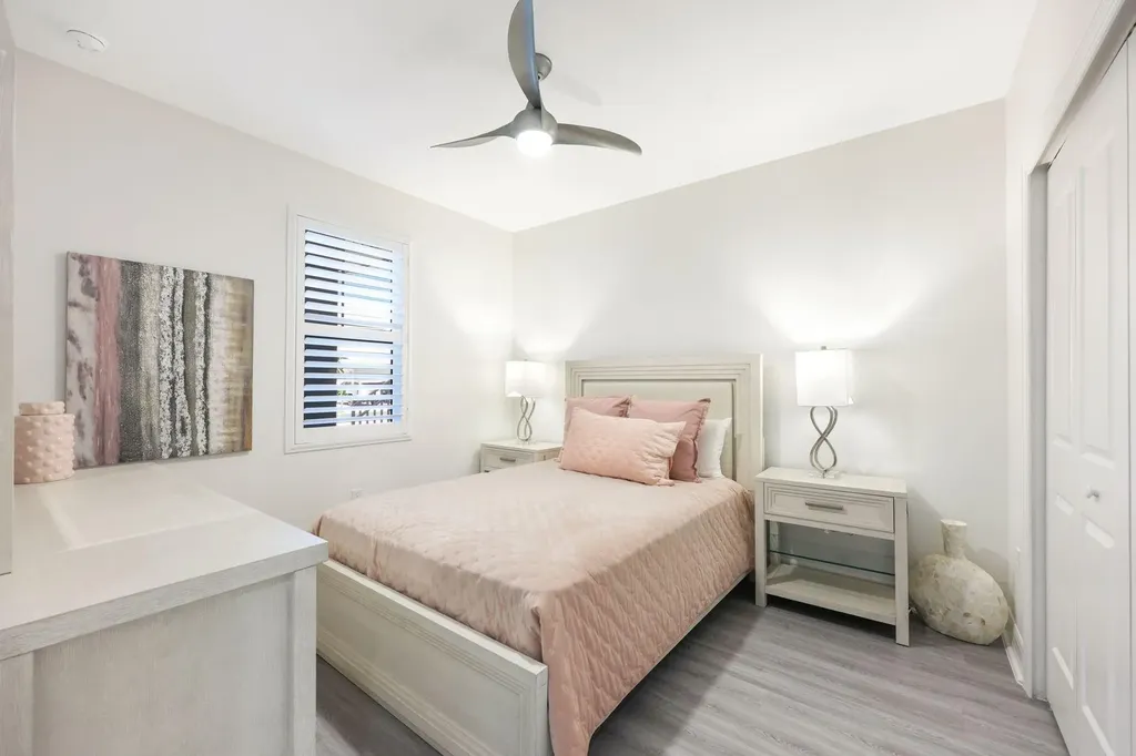 262 Indies Drive E Naples FL 34114