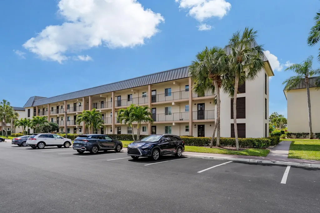 1010 Manatee Naples FL 34114