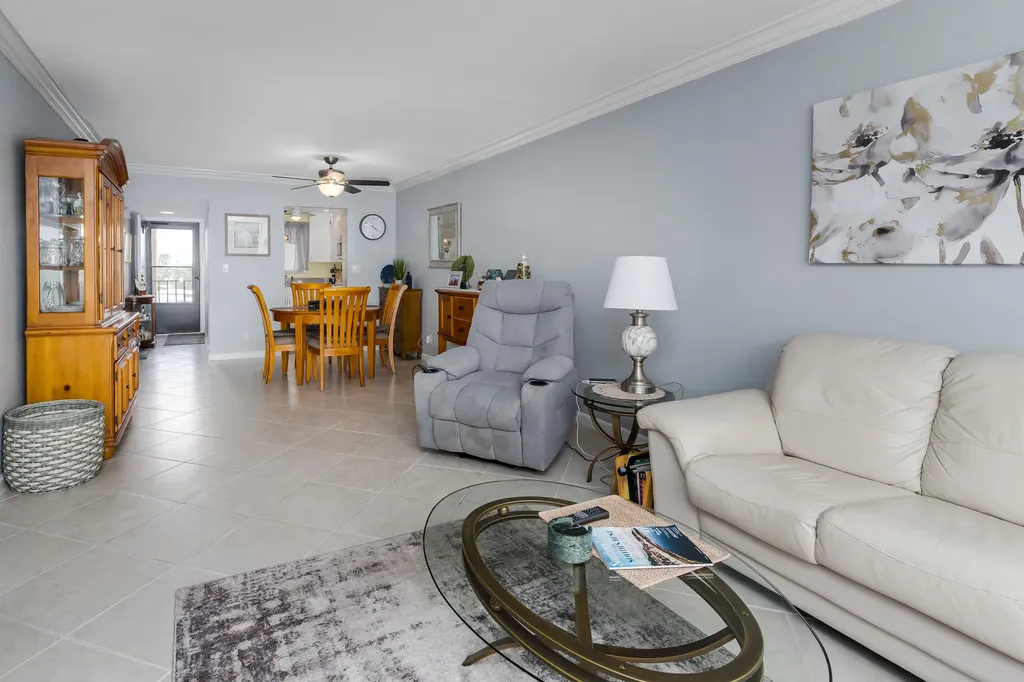 1010 Manatee Naples FL 34114