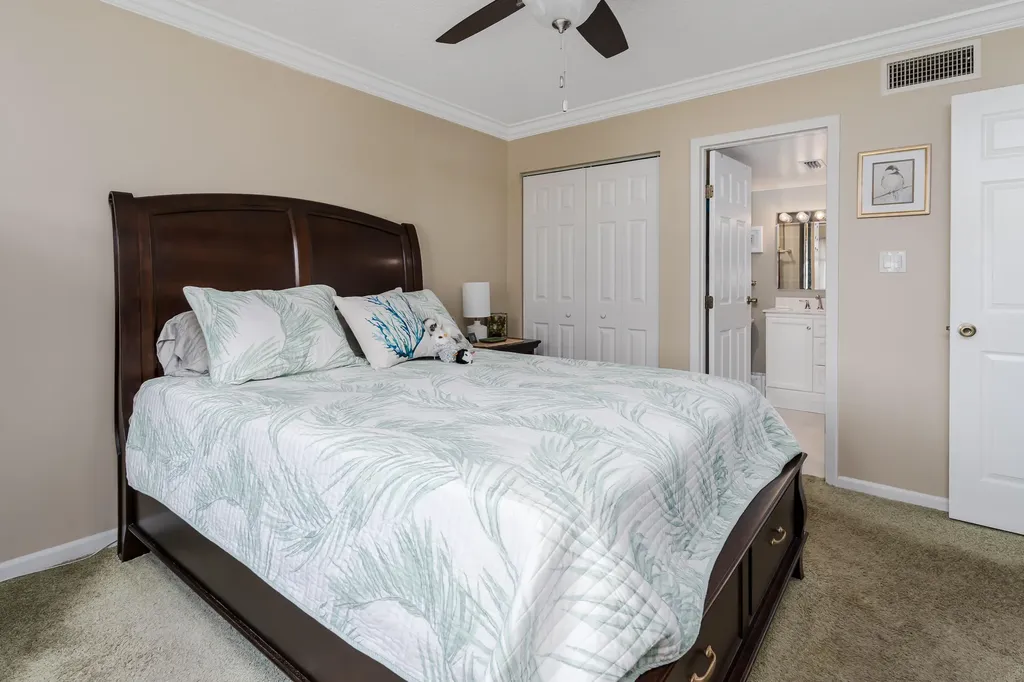 1010 Manatee Naples FL 34114