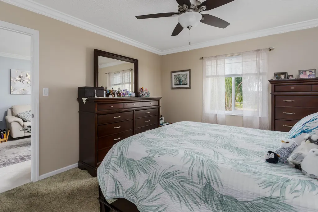 1010 Manatee Naples FL 34114