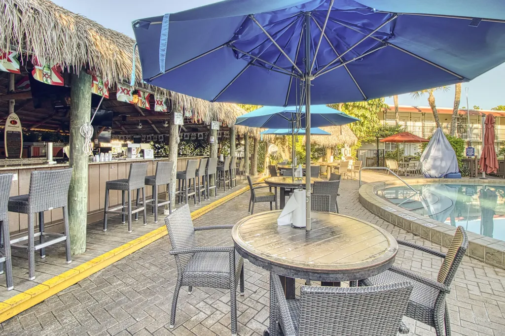 2555 Tamiami Trail N Naples FL 34103