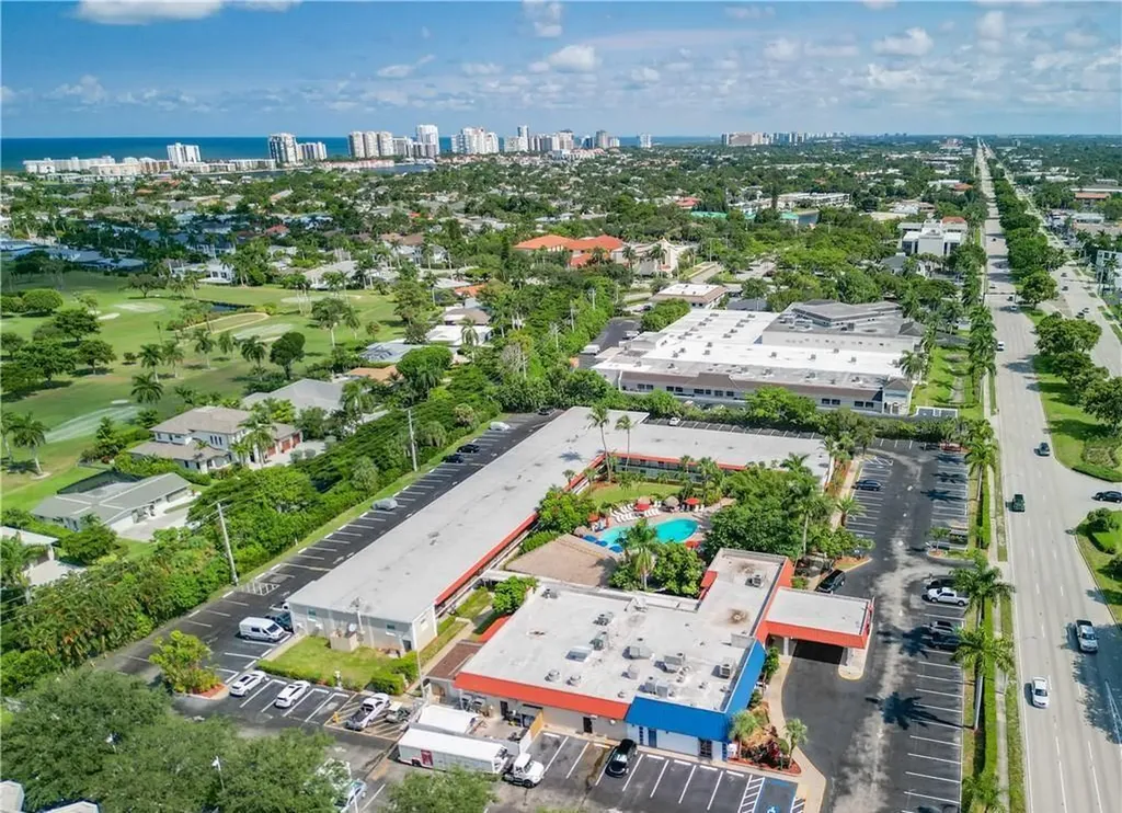 2555 Tamiami Trail N Naples FL 34103