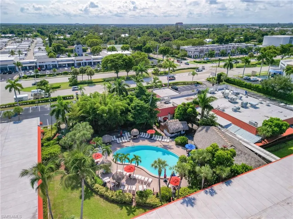 2555 Tamiami Trail N Naples FL 34103