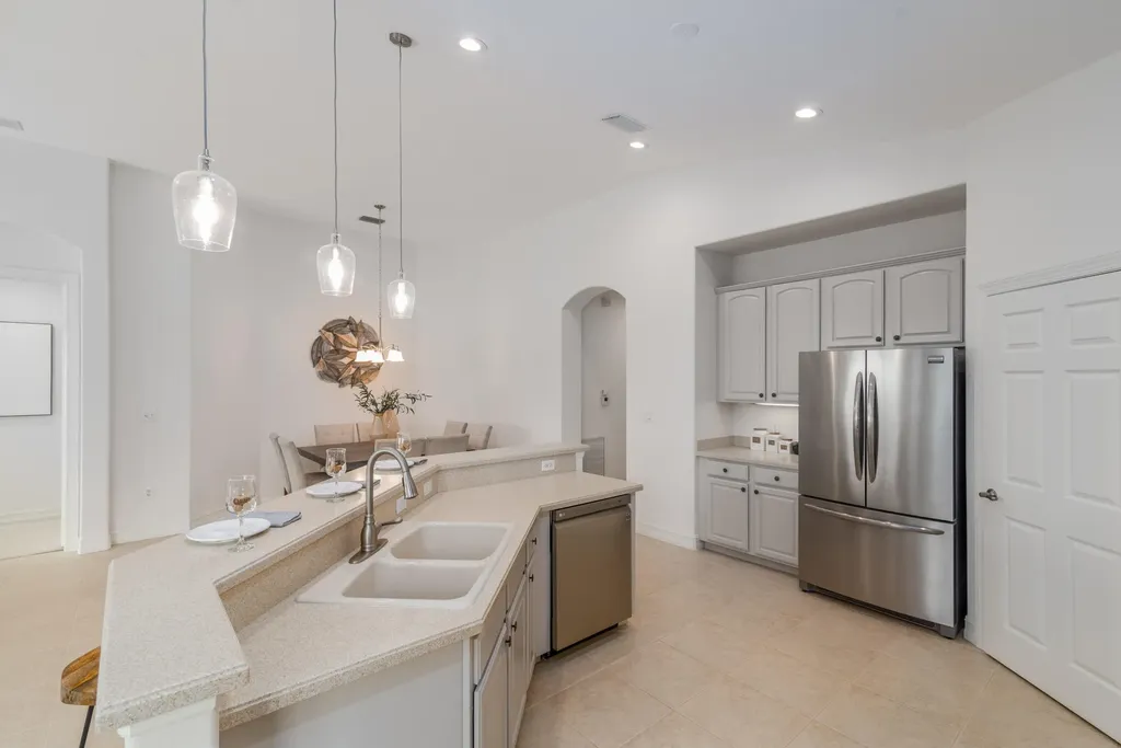 1272 Rialto Way Naples FL 34114