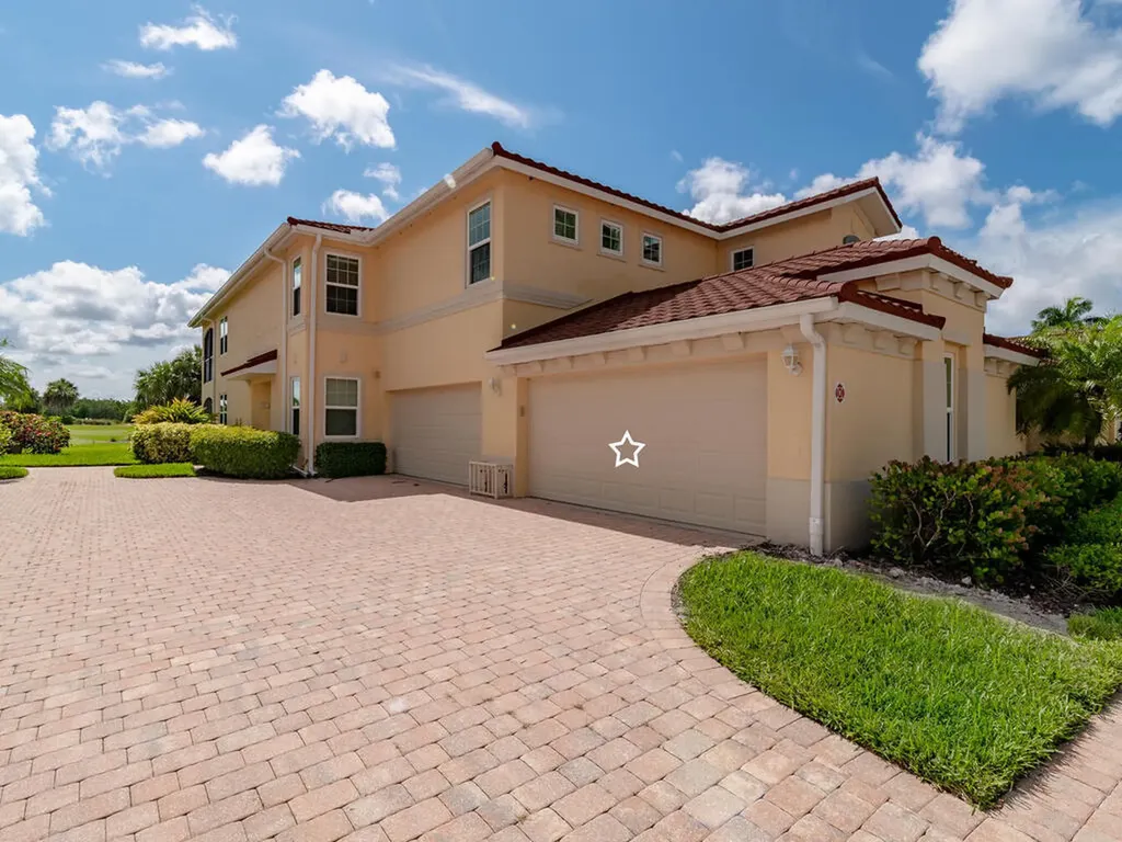 1272 Rialto Way Naples FL 34114