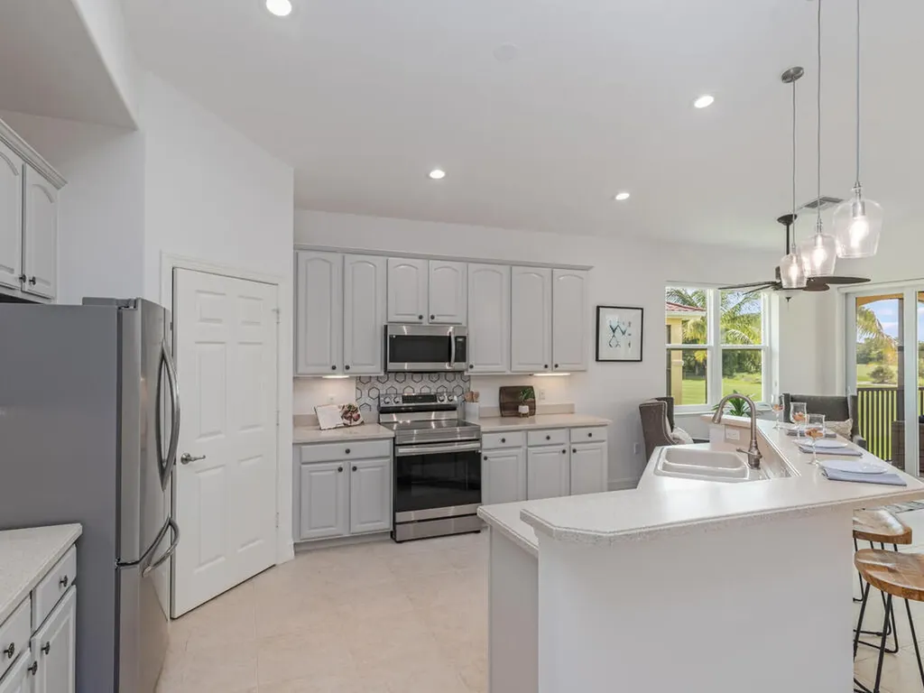 1272 Rialto Way Naples FL 34114