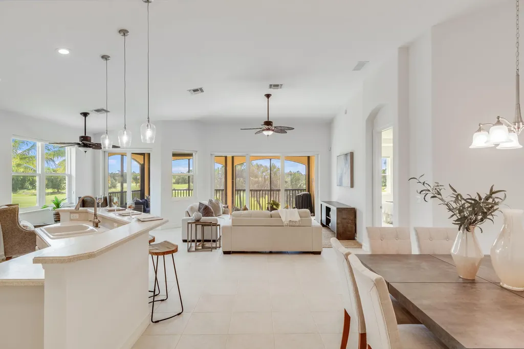 1272 Rialto Way Naples FL 34114