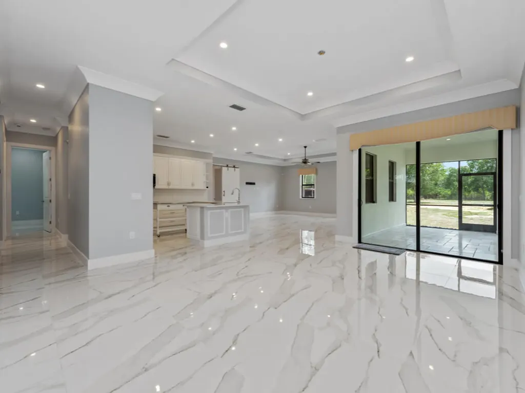 2538 4th Avenue NE Naples FL 34120