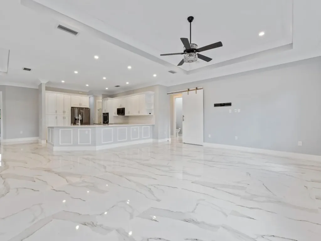 2538 4th Avenue NE Naples FL 34120