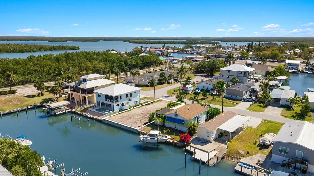 609 Sunset Drive Goodland FL 34140