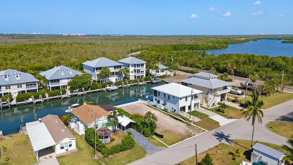 609 Sunset Drive Goodland FL 34140