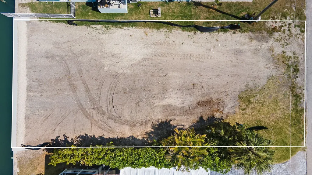 609 Sunset Drive Goodland FL 34140