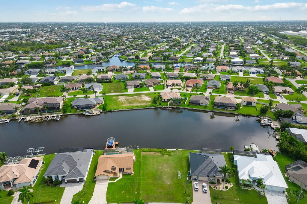 3051 SW 27th Place Cape Coral FL 33914