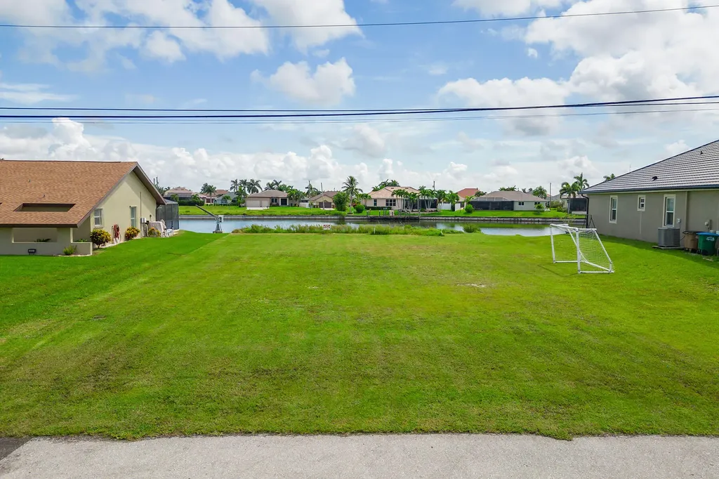 3051 SW 27th Place Cape Coral FL 33914