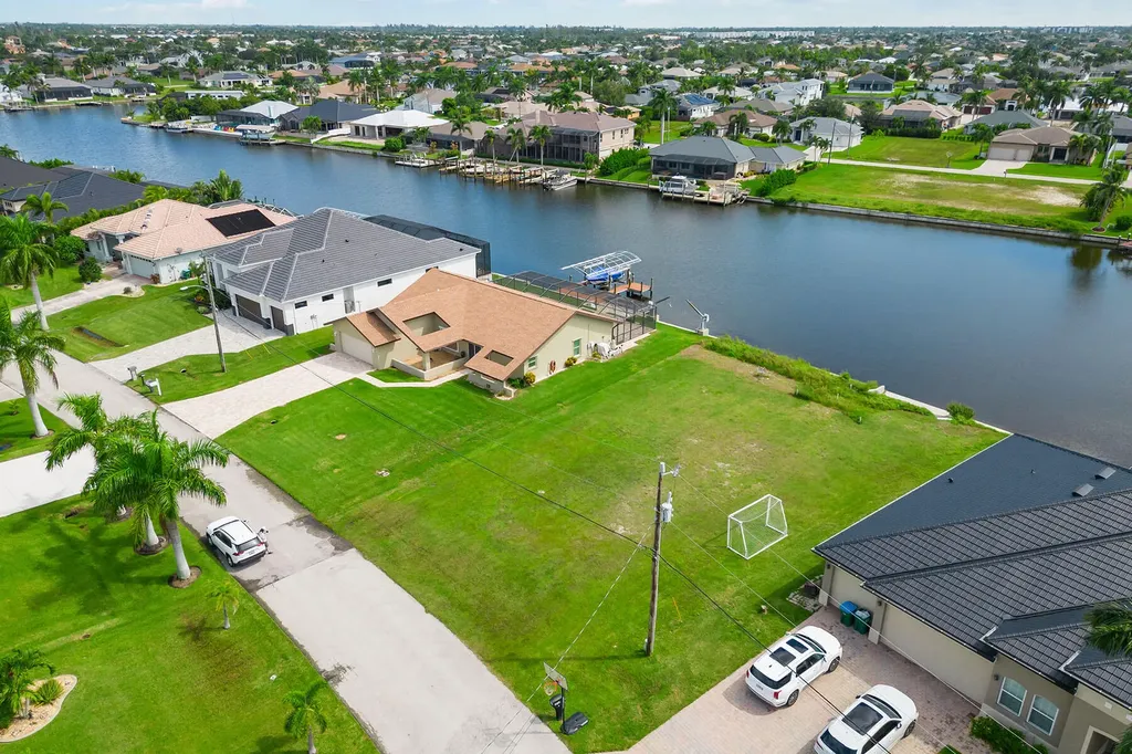 3051 SW 27th Place Cape Coral FL 33914