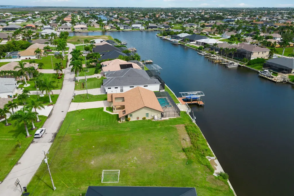 3051 SW 27th Place Cape Coral FL 33914