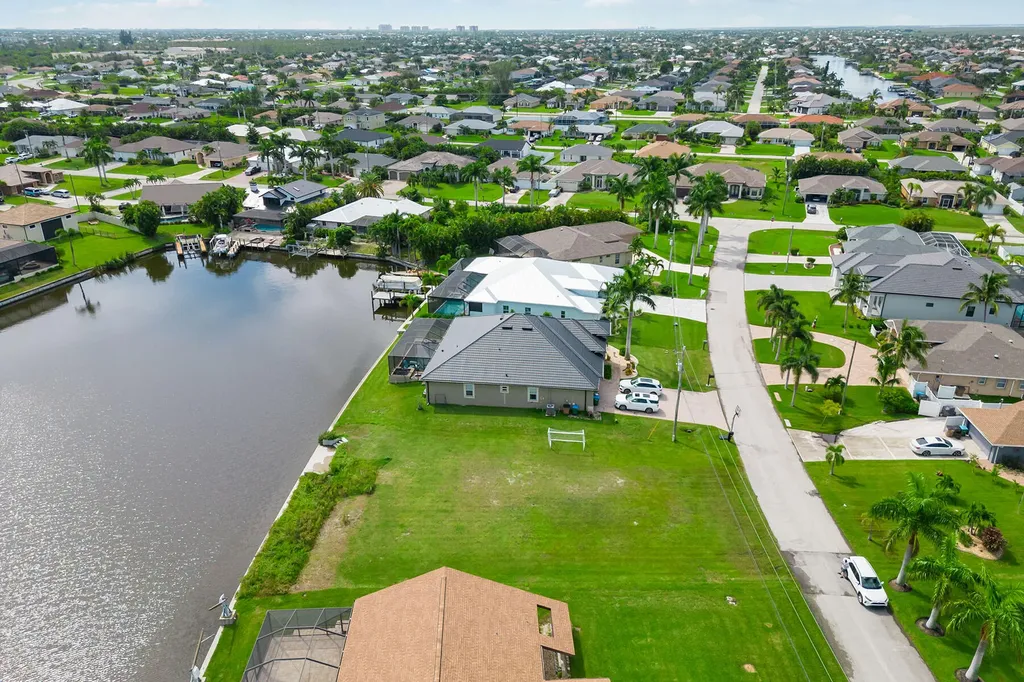 3051 SW 27th Place Cape Coral FL 33914