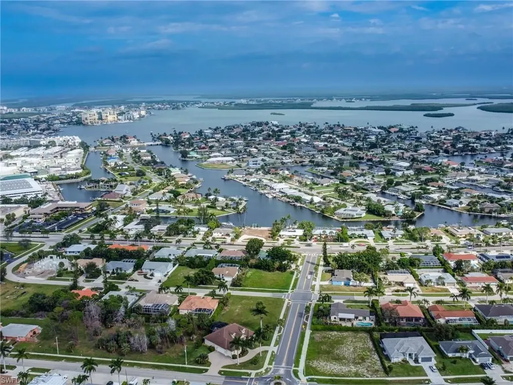 1152 Fourwinds Avenue Marco Island FL 34145