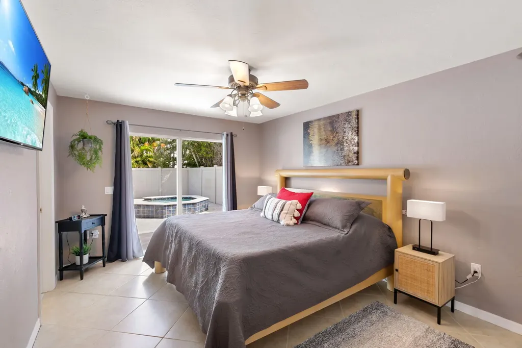 121 S Bahama Avenue Marco Island FL 34145